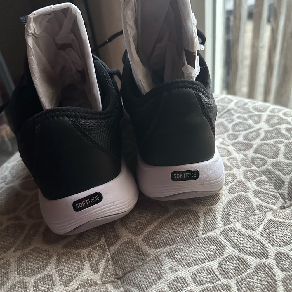Puma sneaker size 8